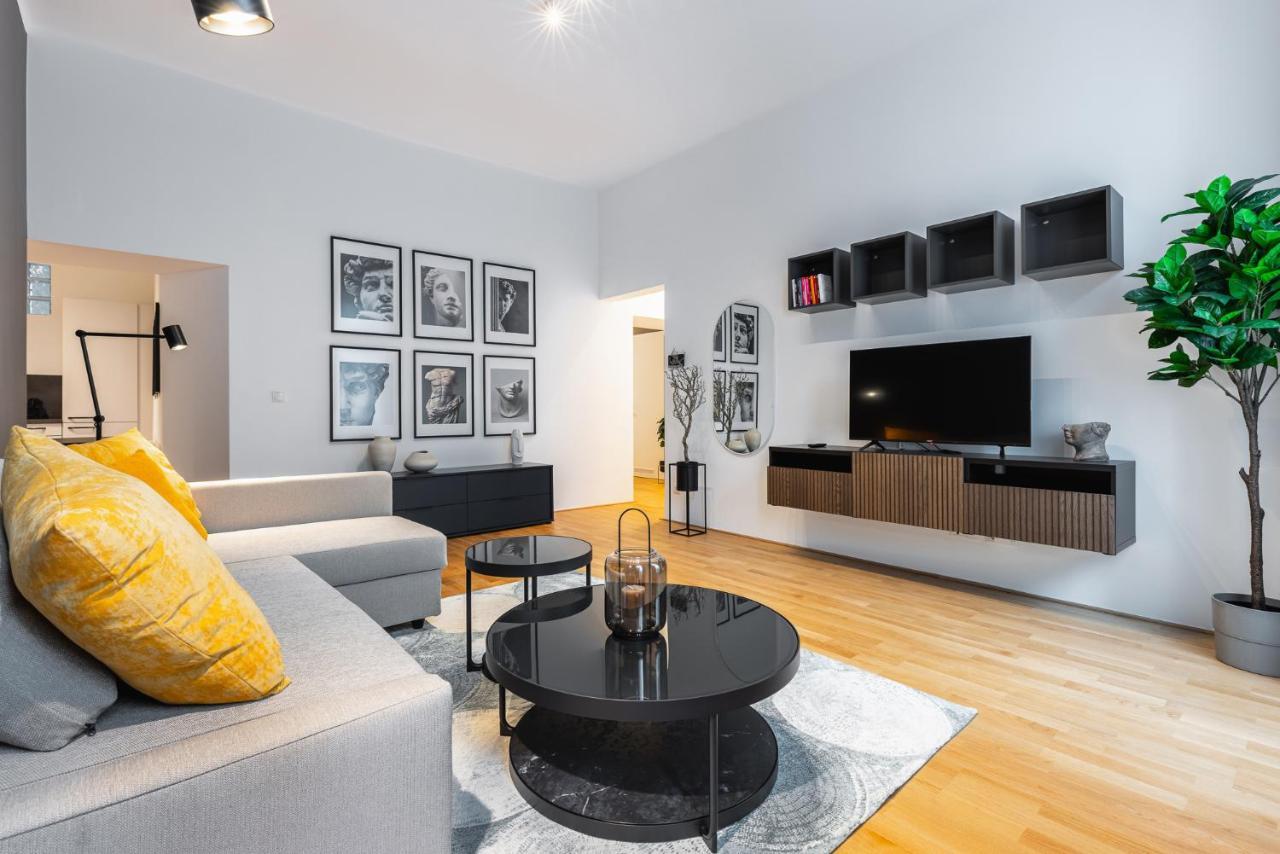 Trendy Apt With - Smart Tv, Coffee Machine In Meidling Vienna Esterno foto