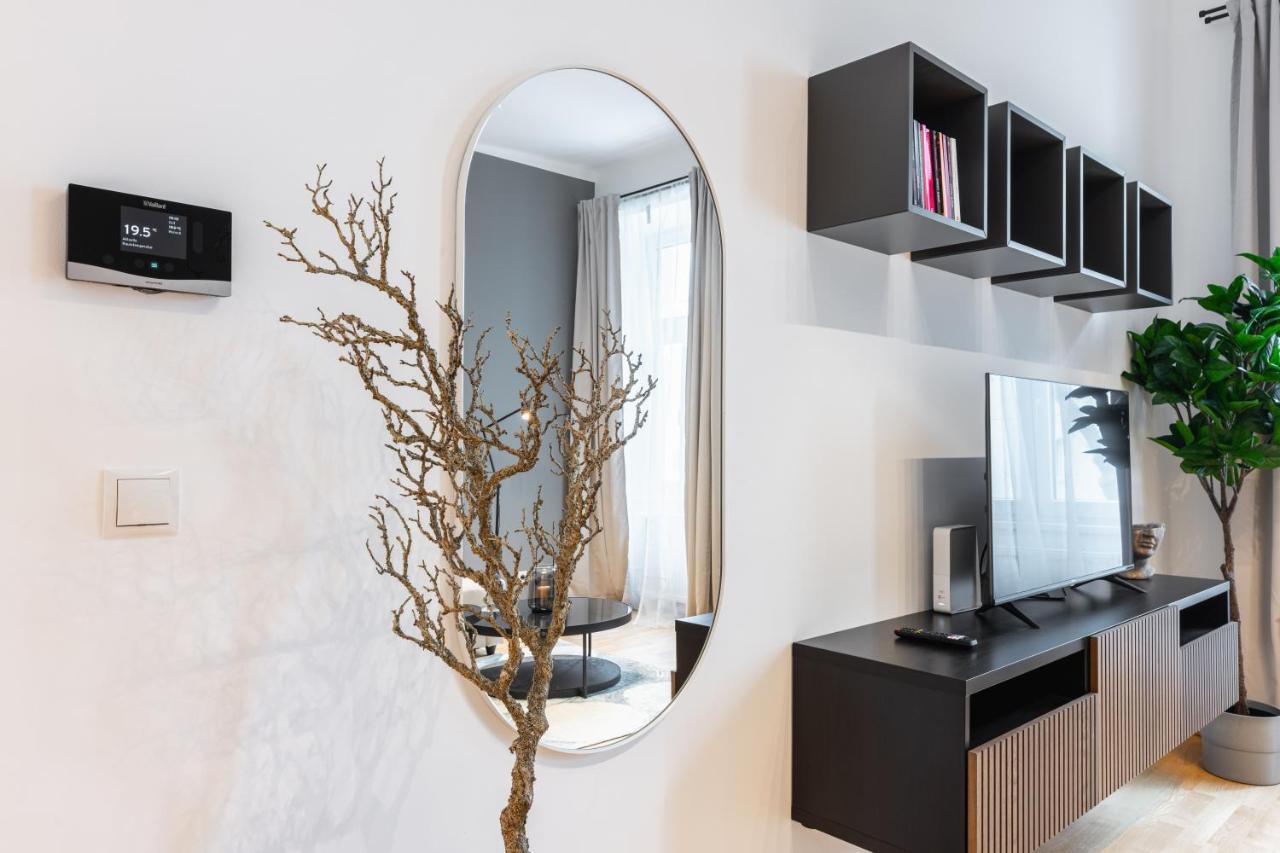 Trendy Apt With - Smart Tv, Coffee Machine In Meidling Vienna Esterno foto