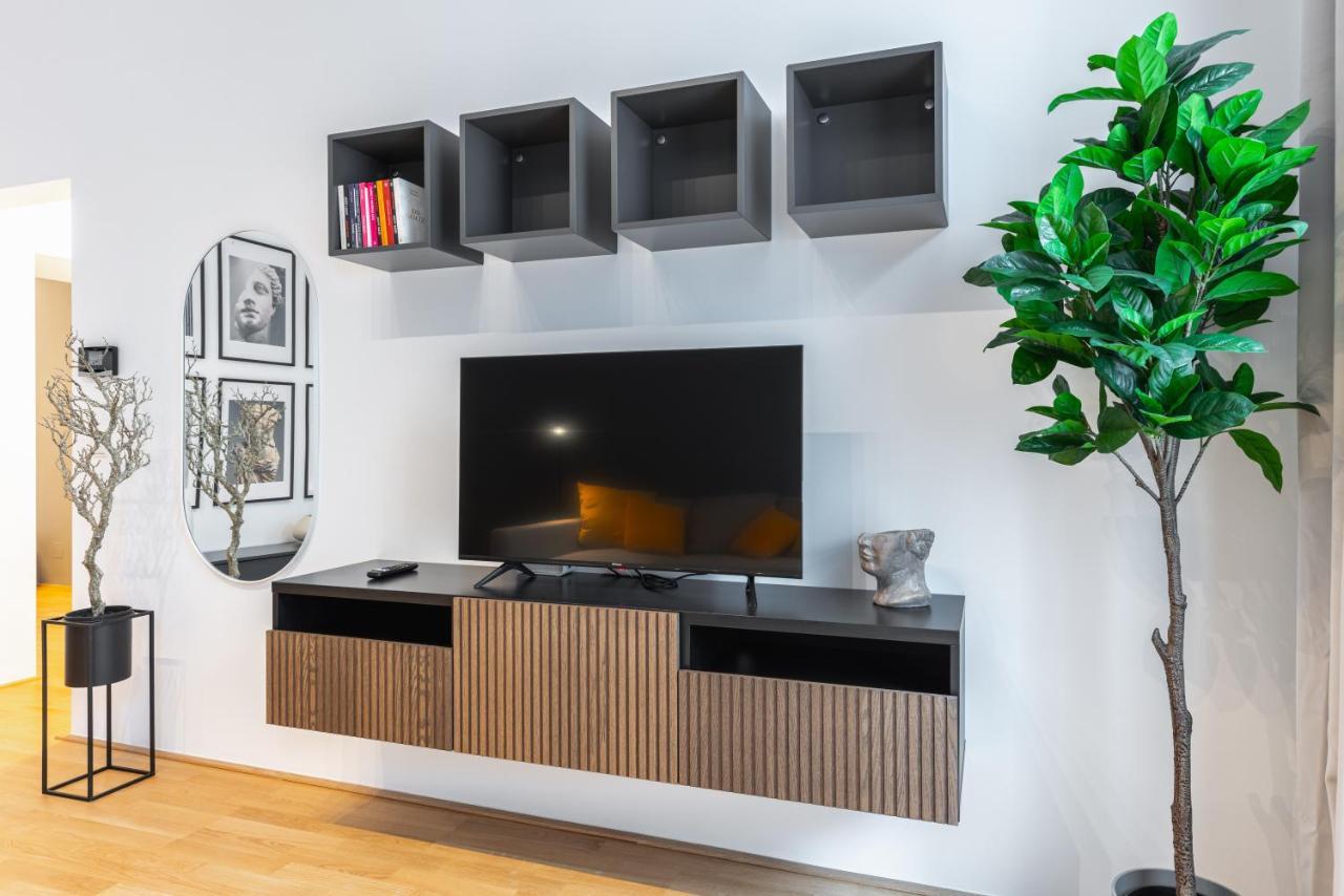 Trendy Apt With - Smart Tv, Coffee Machine In Meidling Vienna Esterno foto