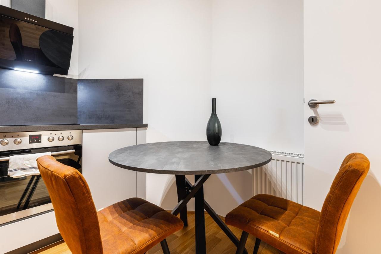 Trendy Apt With - Smart Tv, Coffee Machine In Meidling Vienna Esterno foto